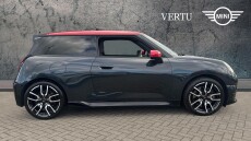 MINI Cooper 160kW SE Sport 54kWh 3dr Auto Electric Hatchback